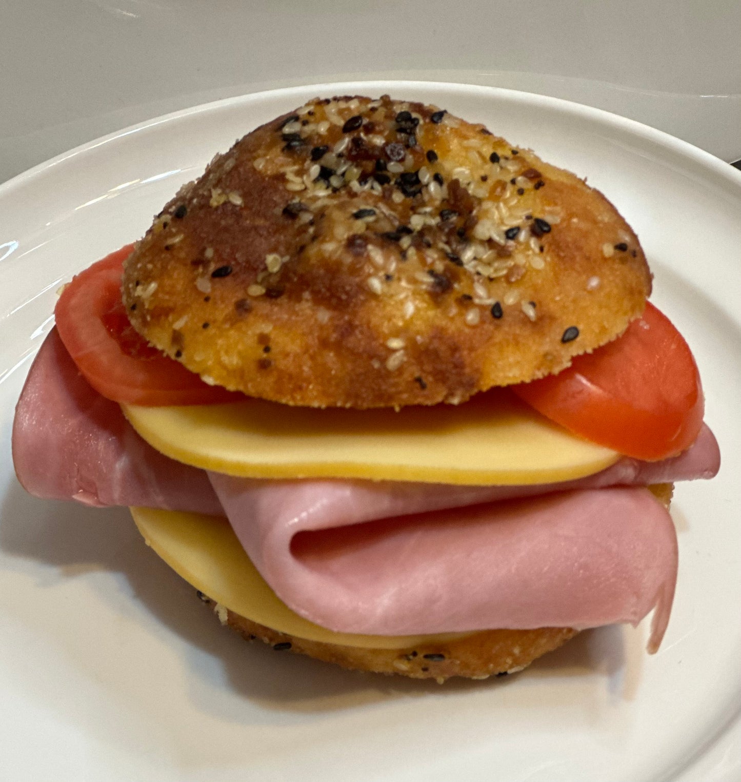 Rhon & Shorty's Hamburger Buns Topped with Everything Seasoning